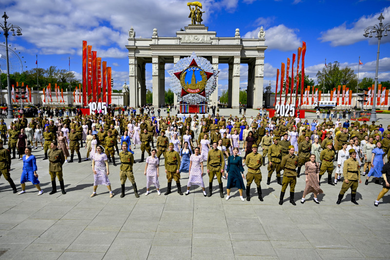 Photo of video | Paradă militară în Piața Roșie din Moscova. Discursul lui Putin: „Adevărul şi dreptatea sunt de partea noastră”